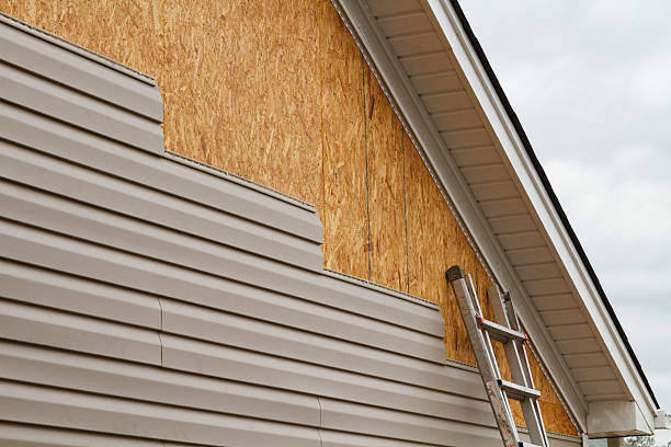 Professional Fiber Cement Siding technician working in Branchville, SC